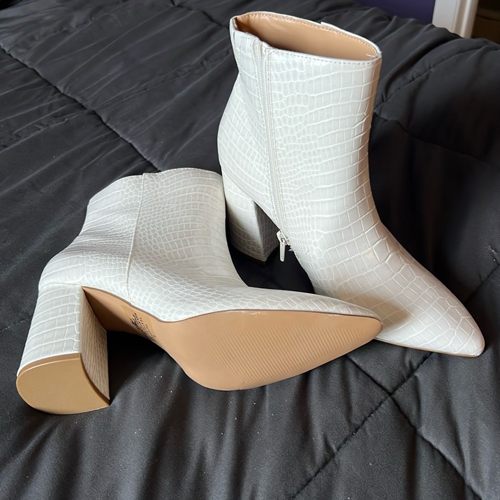 Short white boots